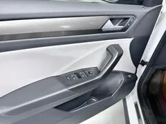 2023 Volkswagen T-Roc 300TSI DSG 2WD, белый — фото 10
