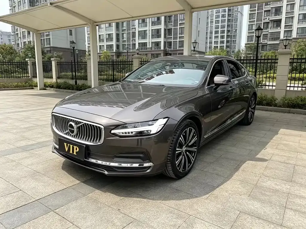 2023 Volvo S90
