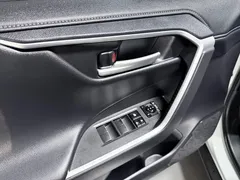 2023 Toyota Wildlander 2.0L CVT 2WD Luxury Plus, белый — фото 9