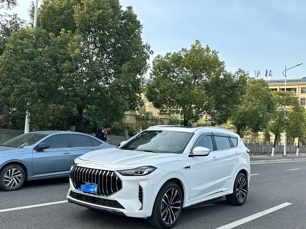 2023 Jetour X70 PLUS 1.6T DCT 7-seat
