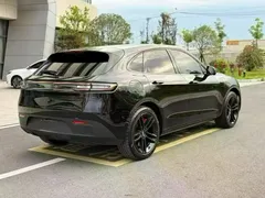 2024 Aito M5 EREV Max RWD Advanced Smart Driving, чёрный — фото 7