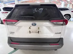 2021 Toyota RAV4 Hybrid 2.5L E-CVT 4WD Flagship, белый — фото 18