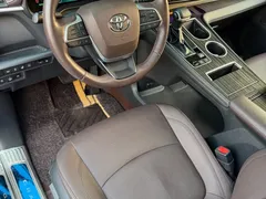 2023 Toyota Granvia 2.5L Hybrid Flagship VIP, белый — фото 5