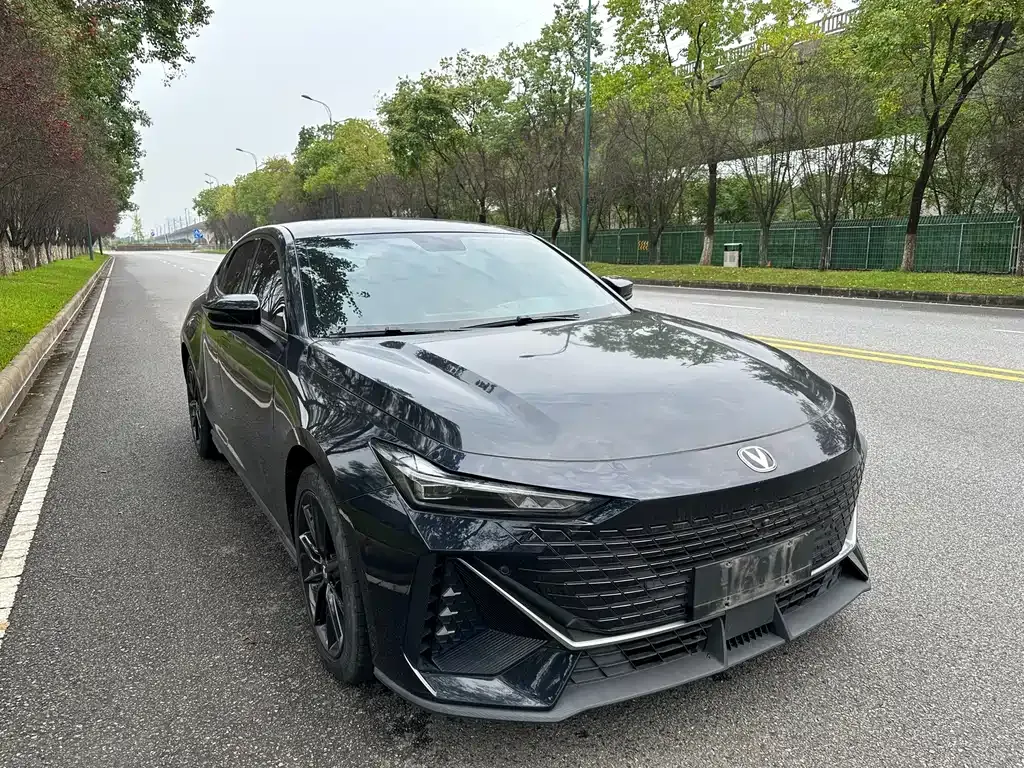 2022 Changan UNI-V 1.5T Premium