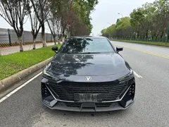 2022 Changan UNI-V 1.5T Premium, чёрный — фото 6
