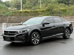 2023 Volkswagen Passat 330TSI Luxury, чёрный — фото 1