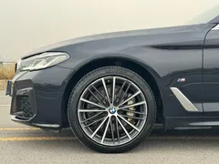 2022 BMW 5 Series 530Li M Sport Package, чёрный — фото 6