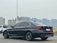 2022 BMW 5 Series 530Li M Sport Package, чёрный — фото 8