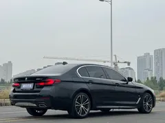 2022 BMW 5 Series 530Li M Sport Package, чёрный — фото 10