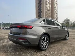 2022 Geely Emgrand 4th Gen 1.5L CVT Flagship — фото 5