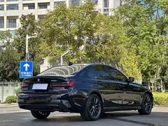 2022 BMW 3 Series 325i M Sport Dark, чёрный — фото 9