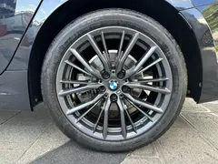 2022 BMW 3 Series 325i M Sport Dark, чёрный — фото 24
