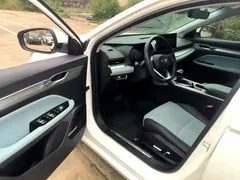 2022 Geely Emgrand L 1.4T CVT Ultimate, белый — фото 16