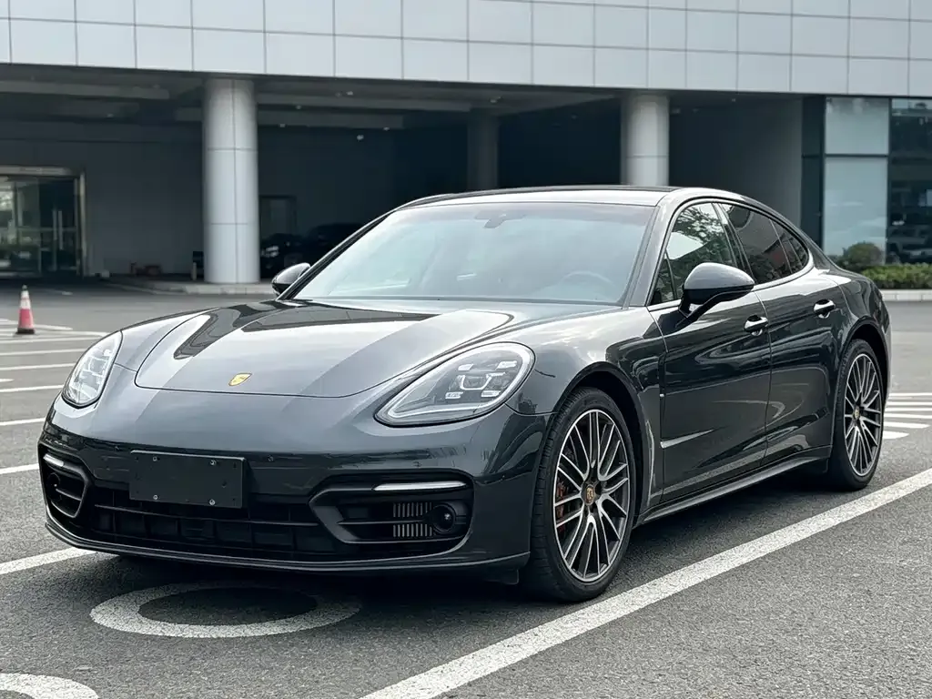 2023 Porsche Panamera 2.9T Platinum Edition