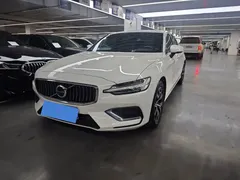 2023 Volvo S60 B4 Luxury, белый — фото 1
