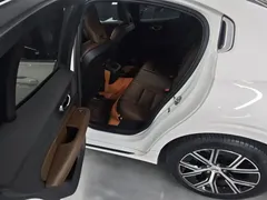 2023 Volvo S60 B4 Luxury, белый — фото 3