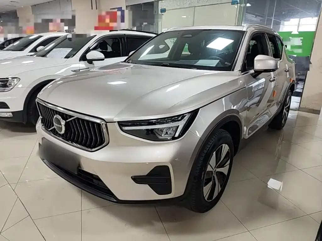 2023 Volvo XC40 Luxury