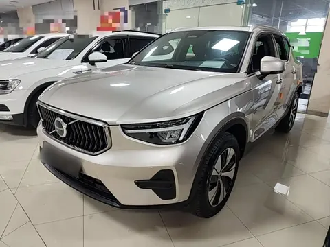 2023 Volvo XC40 Luxury