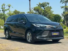2023 Toyota Sienna 2.5L Hybrid Comfort, чёрный — фото 3
