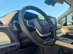 2023 Toyota Sienna 2.5L Hybrid Comfort, чёрный — фото 4