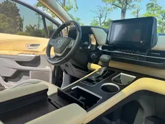 2023 Toyota Sienna 2.5L Hybrid Comfort, чёрный — фото 6