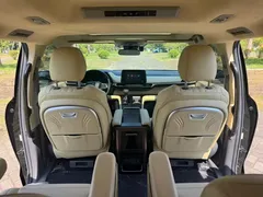 2023 Toyota Sienna 2.5L Hybrid Comfort, чёрный — фото 11