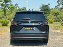 2023 Toyota Sienna 2.5L Hybrid Comfort, чёрный — фото 15