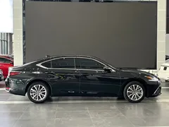 2022 Lexus ES 260 Excellence, чёрный — фото 7