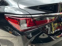 2022 Lexus ES 260 Excellence, чёрный — фото 22