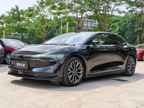 2025 Zeekr 007 Long Range RWD Smart Driving 100kWh