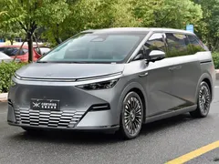 2025 Xpeng X9 EV 740 Extra Long Range Max — фото 1