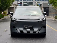 2025 Xpeng X9 EV 740 Extra Long Range Max — фото 4