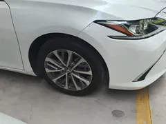 2021 Lexus ES 200 Excellence, белый — фото 6