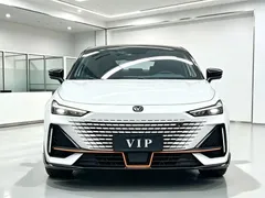 2023 Changan UNI-V 1.5T Sport, белый — фото 2