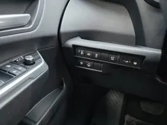 2021 Toyota Sienna 2.5L Hybrid Premium, белый — фото 12