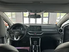 2021 Kia Cerato 1.5L CVT Fashion, белый — фото 12