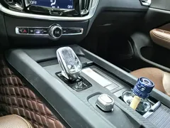 2022 Volvo S60 B4 Luxury, белый — фото 10