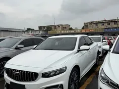 2023 Geely Preface 1.5TD Kunlun, белый — фото 1