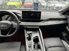 2023 Geely Preface 1.5TD Kunlun, белый — фото 4