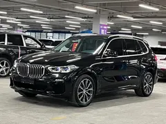 2020 BMW X5 xDrive40i M Sport Package, чёрный — фото 1