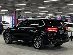 2020 BMW X5 xDrive40i M Sport Package, чёрный — фото 5