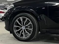 2020 BMW X5 xDrive40i M Sport Package, чёрный — фото 7