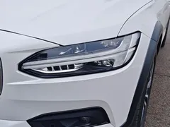 2021 Volvo V90 Cross Country B5 AWD, белый — фото 7