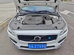2021 Volvo V90 Cross Country B5 AWD, белый — фото 17