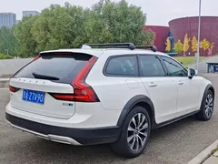 2021 Volvo V90 Cross Country B5 AWD, белый — фото 20