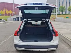 2021 Volvo V90 Cross Country B5 AWD, белый — фото 22