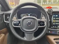 2021 Volvo V90 Cross Country B5 AWD, белый — фото 24