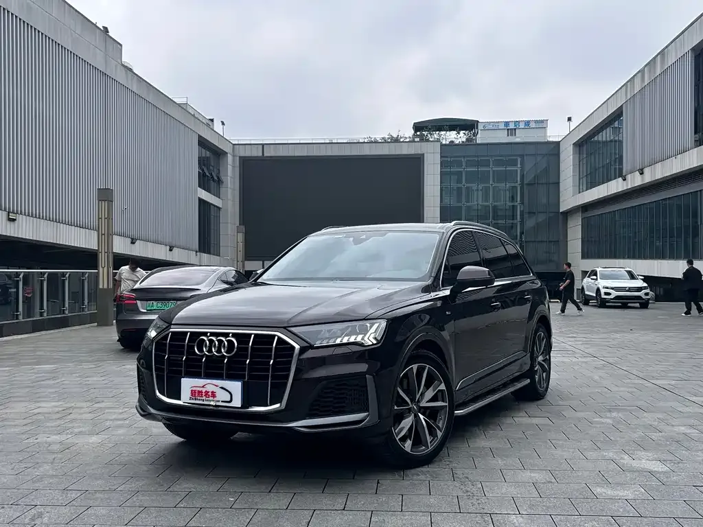 2020 Audi Q7 55 TFSI quattro S line Sport
