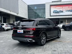 2020 Audi Q7 55 TFSI quattro S line Sport — фото 17