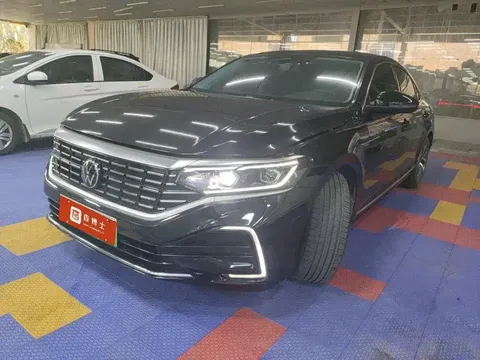 2023 Volkswagen Passat 430PHEV Luxury